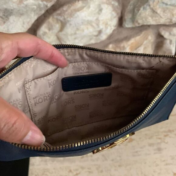 Michael Kors wristlet - Picture 6 of 10